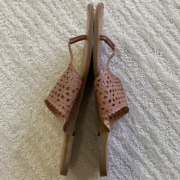 NY&C Thong Strap Sandals - Picture 8 of 11